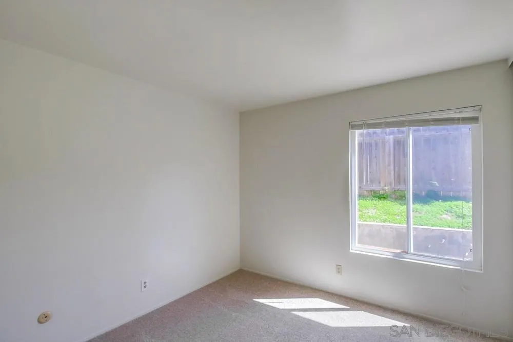 12941 Standish Drive Poway, CA 92064 - Photo 21 of 30 an empty room with a window