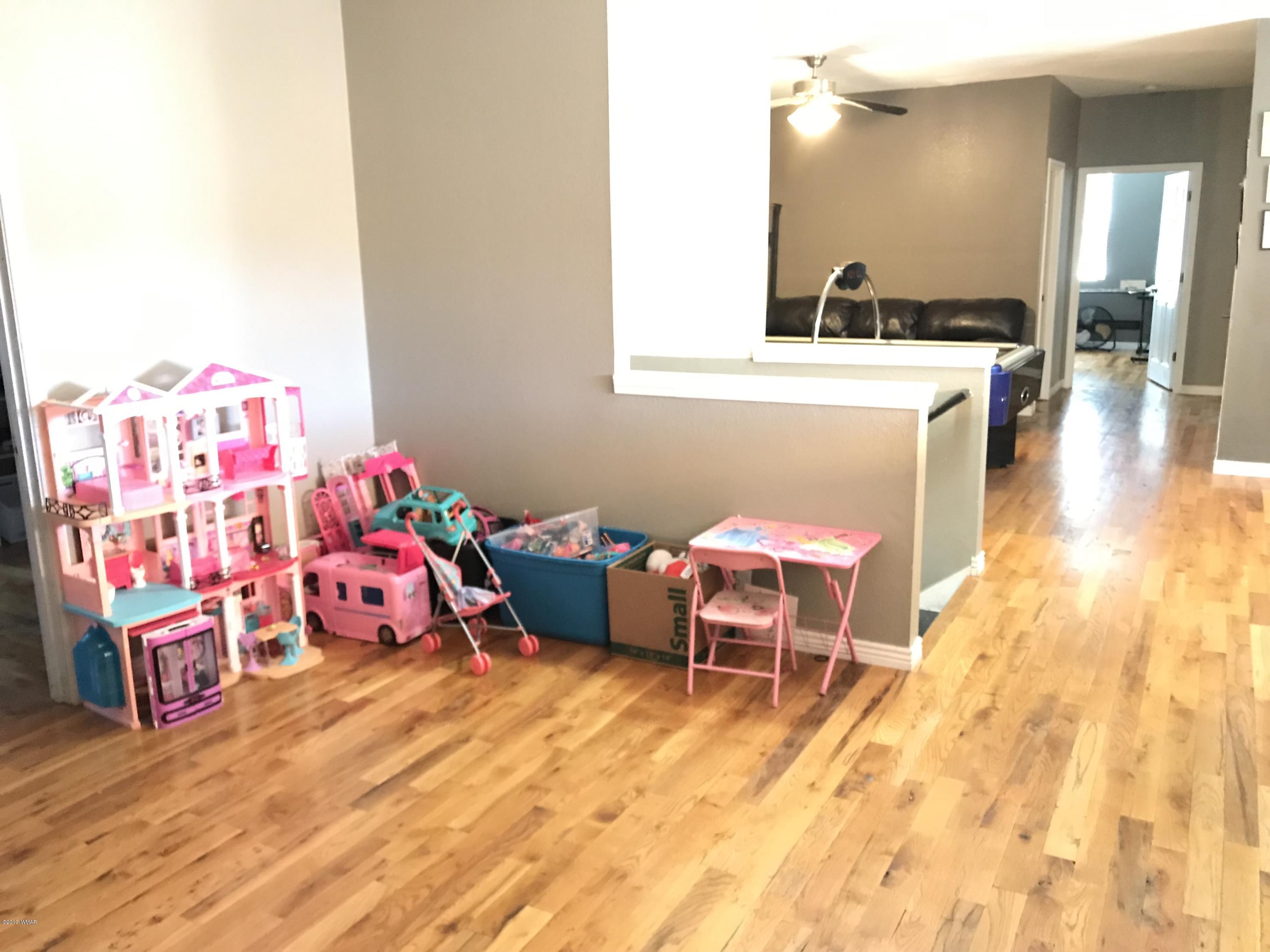 1362 Lobo Trail Snowflake, AZ 85937 - Photo 19 of 34 a children room with toys