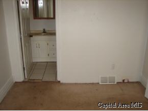 516 West Hay Street Springfield, IL 62702 - Photo 4 of 8