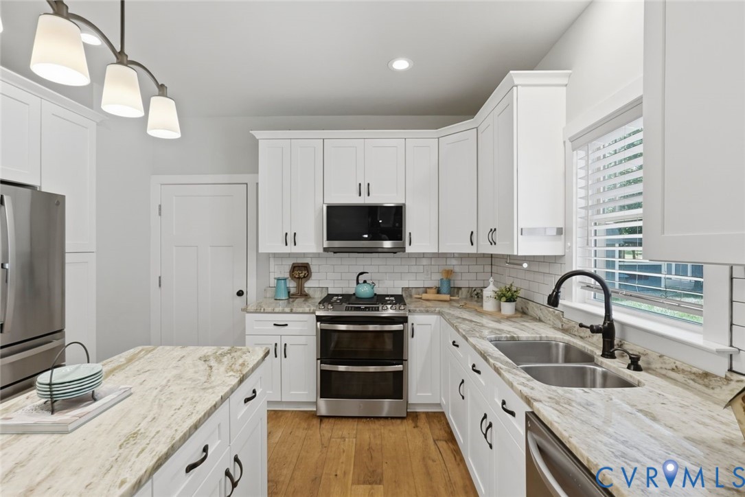 9400 Woodpecker Road Chesterfield, VA 23838 - Photo 4 of 44