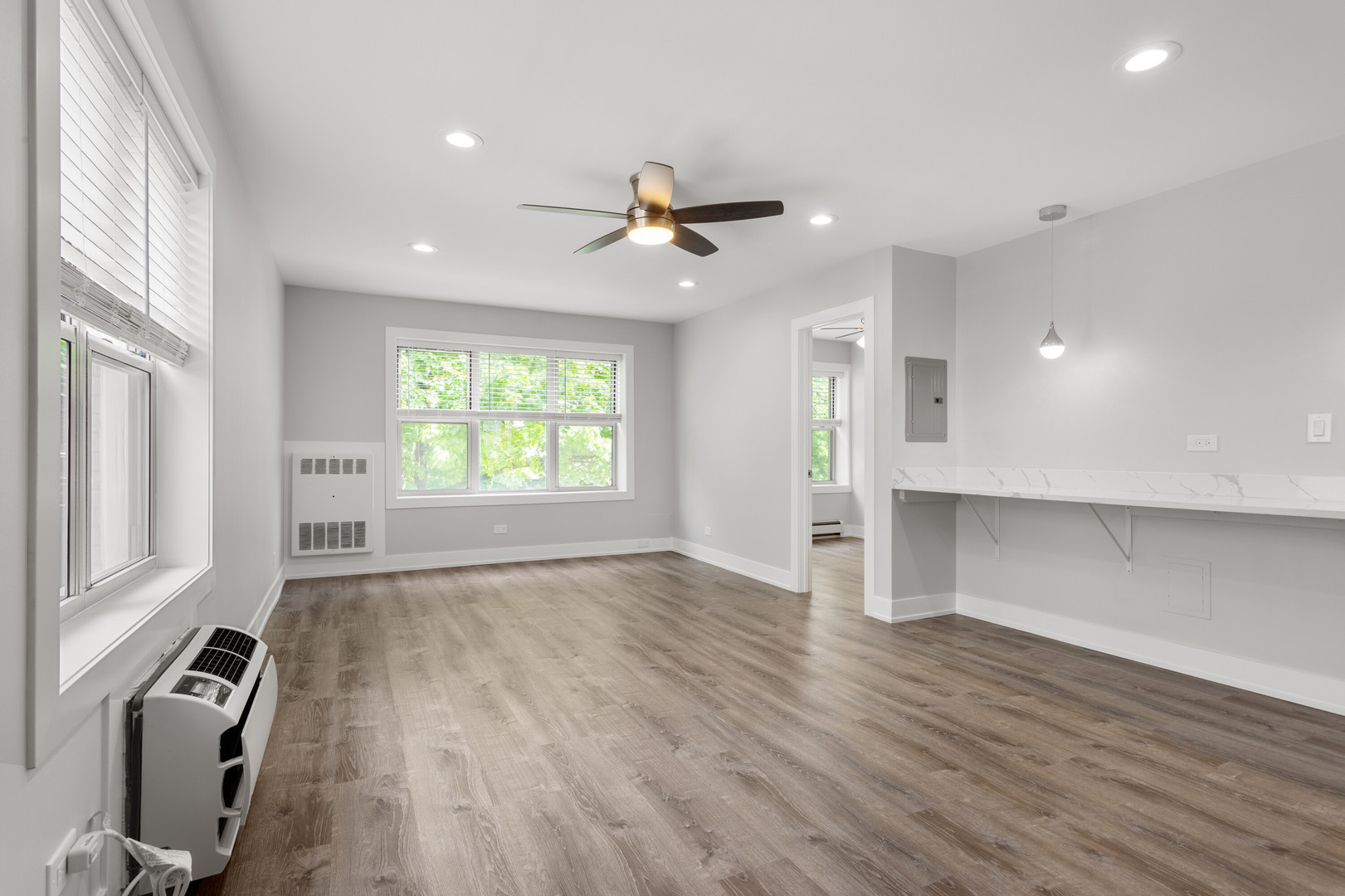 1303 West Estes Avenue, Unit 2W Chicago, IL 60626 - Photo 5 of 13