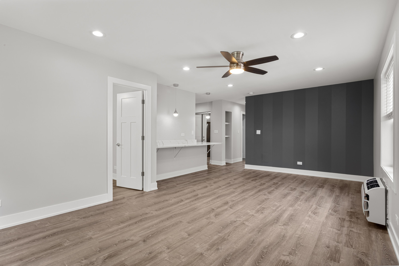 1303 West Estes Avenue, Unit 2W Chicago, IL 60626 - Photo 6 of 13