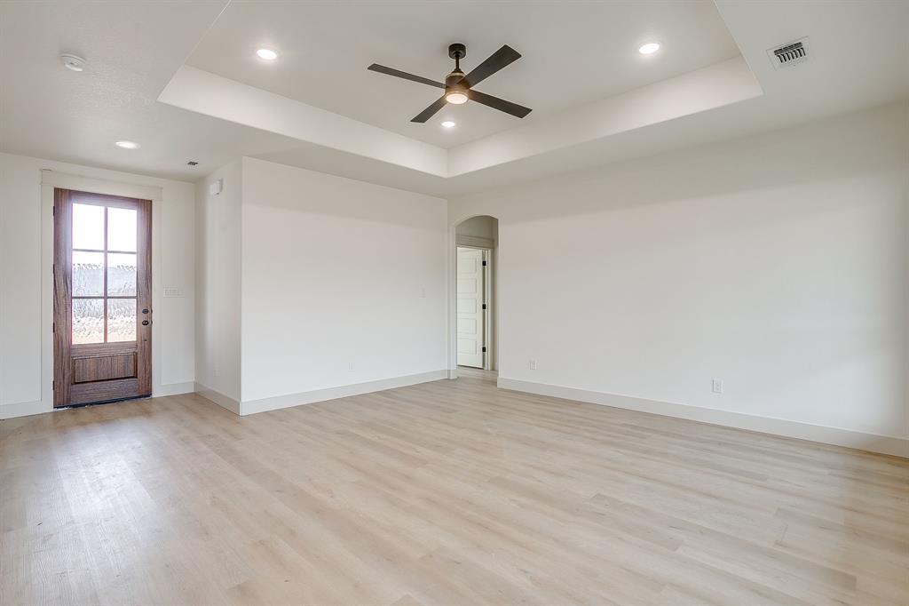 213 Jimmy Lane Millsap, TX 76066 - Photo 11 of 40