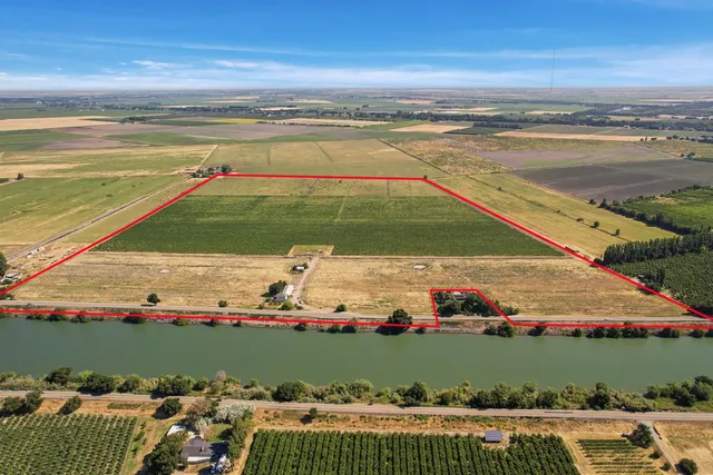 a view of an ocean and city