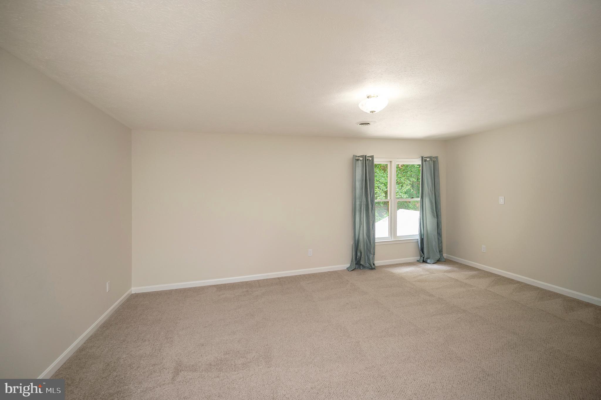 104 Dent Road Stafford, VA 22554 - Photo 108 of 118 Sitting area in Primary bedroom