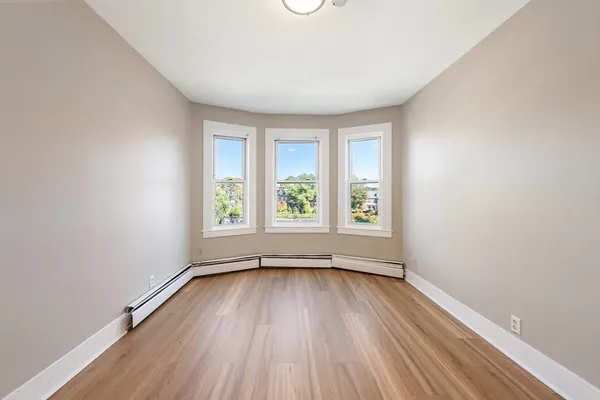 $2,250 | 50 Common Street, Unit 3, Lawrence, MA 01840