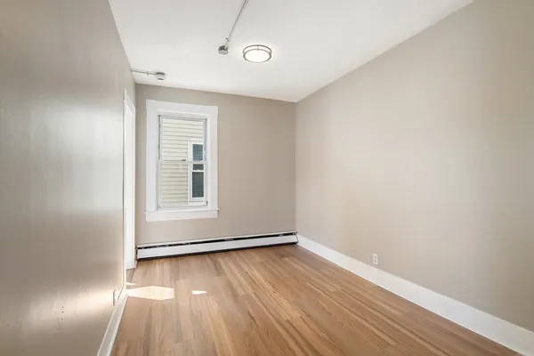 $2,250 | 50 Common Street, Unit 3, Lawrence, MA 01840
