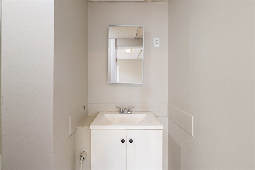 50 Common Street, Unit 3 Lawrence, MA 01840 - Photo 14 of 17