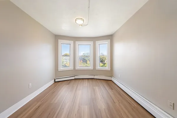 $2,250 | 50 Common Street, Unit 3, Lawrence, MA 01840