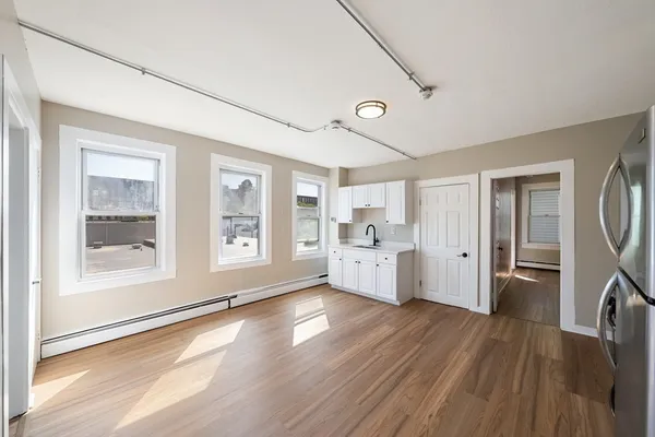 $2,250 | 50 Common Street, Unit 3, Lawrence, MA 01840