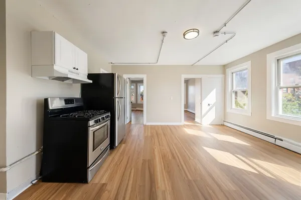 $2,250 | 50 Common Street, Unit 3, Lawrence, MA 01840