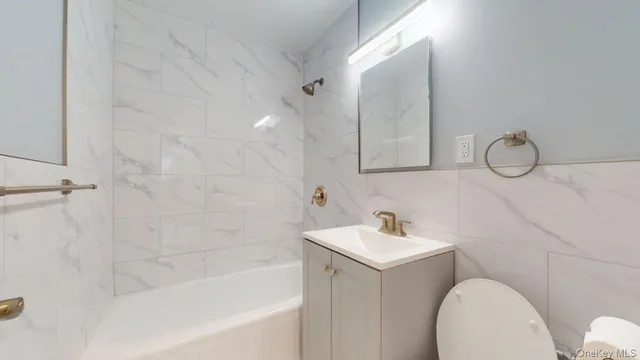 $2,850 | 66-15 Thornton Place, Unit L4 | Rego Park