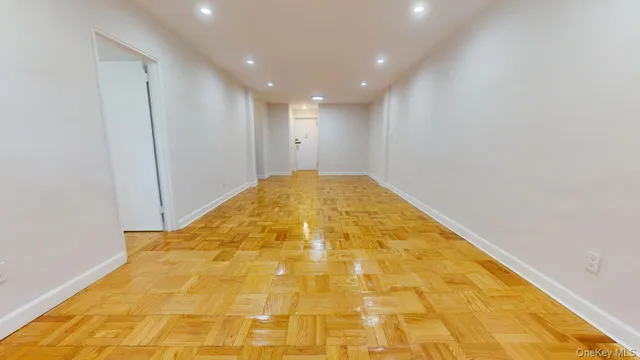 $2,850 | 66-15 Thornton Place, Unit L4 | Rego Park