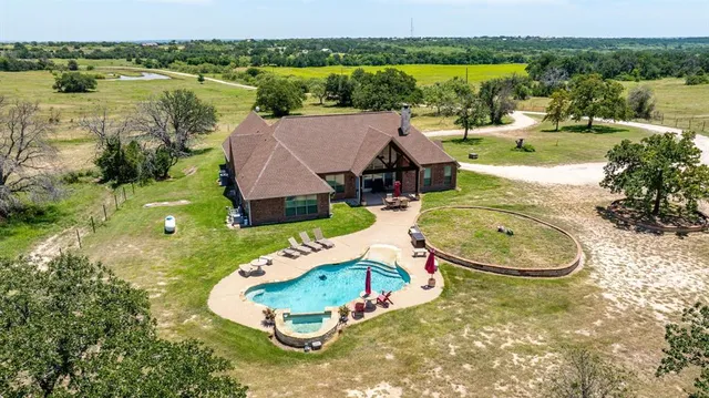 $1,490,000 | 24055 Farm To Market Road 219, Stephenville, TX 76401
