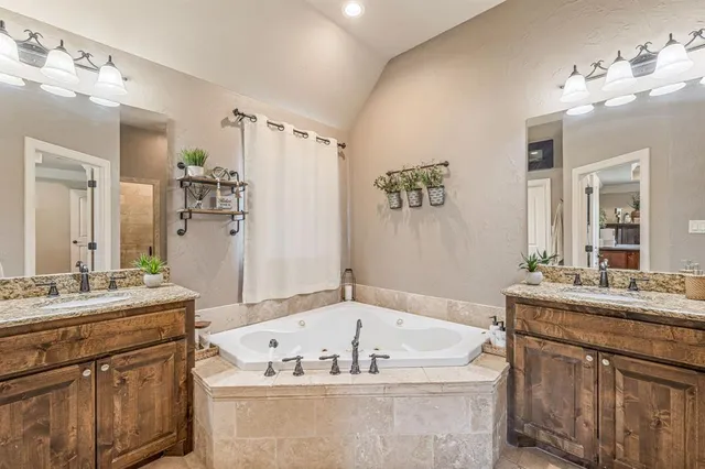 $1,490,000 | 24055 Farm To Market Road 219, Stephenville, TX 76401