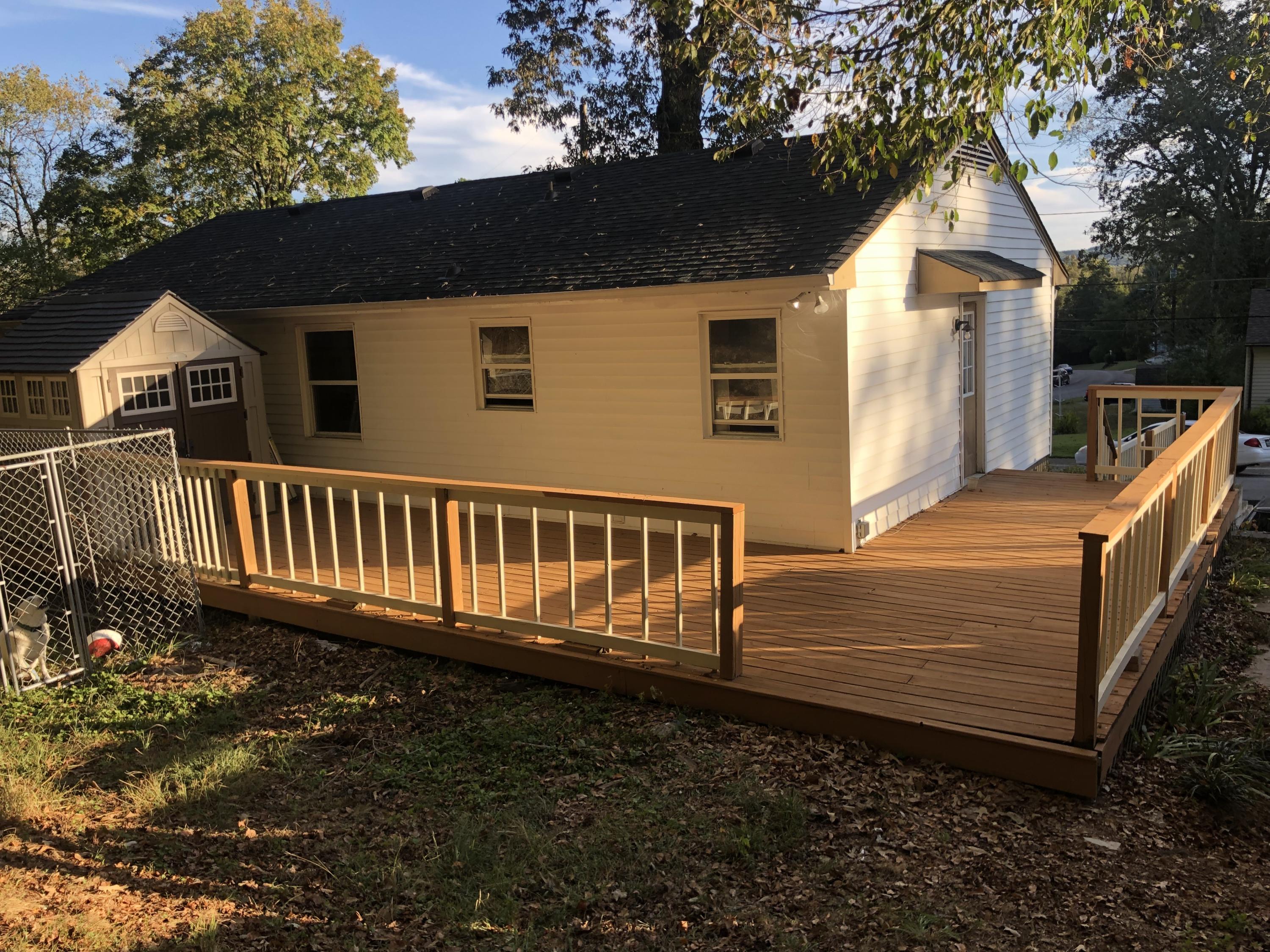 202 Alhambra Road Oak Ridge, TN 37830 - Photo 2 of 12 76269E40-852C-43BB-9F78-1FB897A64B24