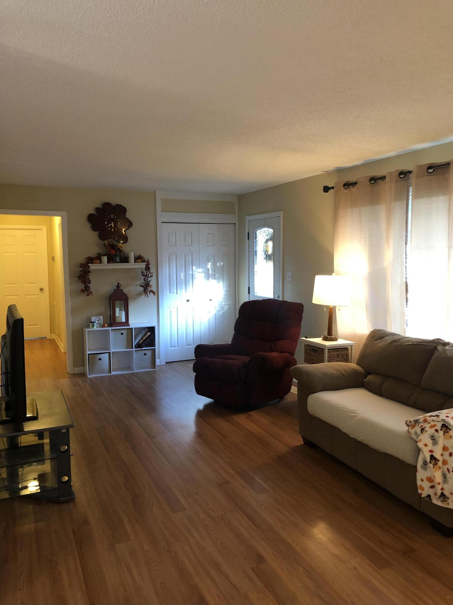 202 Alhambra Road Oak Ridge, TN 37830 - Photo 6 of 12 F911D0F2-D543-40D4-976E-A60EC6785E26