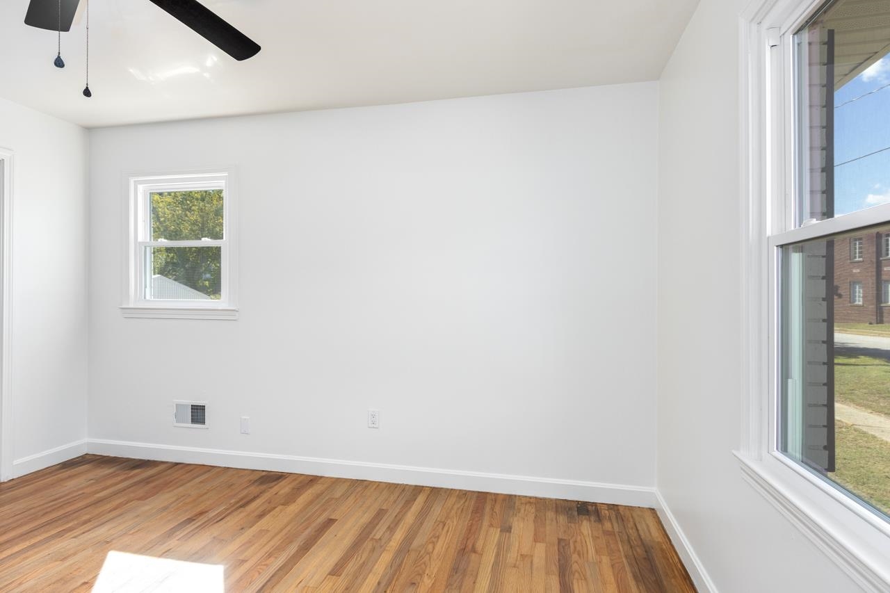 1 12th Street Greer, SC 29651 - Photo 28 of 36