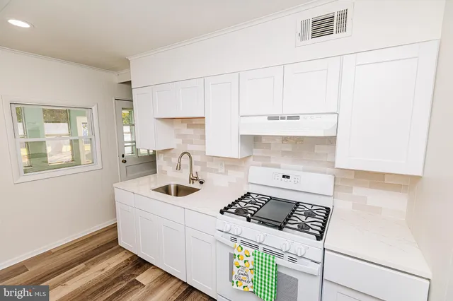 $389,900 | 252 North Olds Boulevard, Fairless Hills, PA 19030