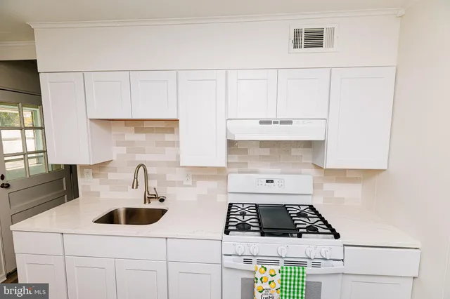 $389,900 | 252 North Olds Boulevard, Fairless Hills, PA 19030