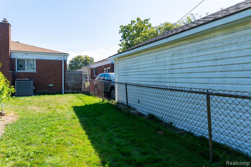 24555 Ridgecroft Avenue Eastpointe, MI 48021 - Photo 34 of 34