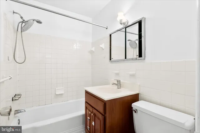 $1,695 | 10631 Weymouth Street, Unit 10631, Bethesda, MD 20814