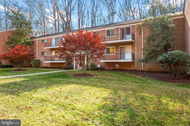$1,695 | 10631 Weymouth Street, Unit 10631, Bethesda, MD 20814