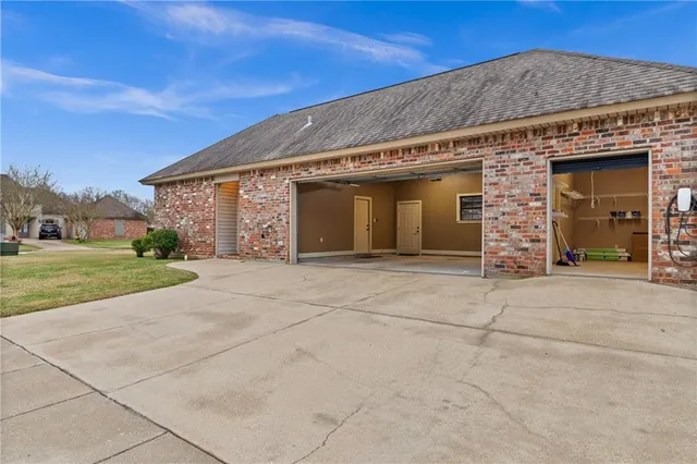 $439,500 | 6402 West Morgan Drive, Alexandria, LA 71303