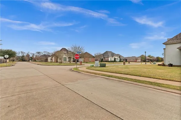 $429,500 | 6402 West Morgan Drive, Alexandria, LA 71303