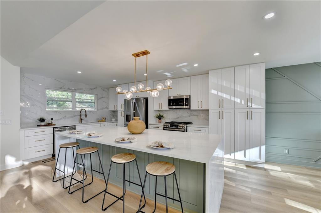 1695 Maple Ridge Drive Suwanee, GA 30024 - Photo 11 of 62