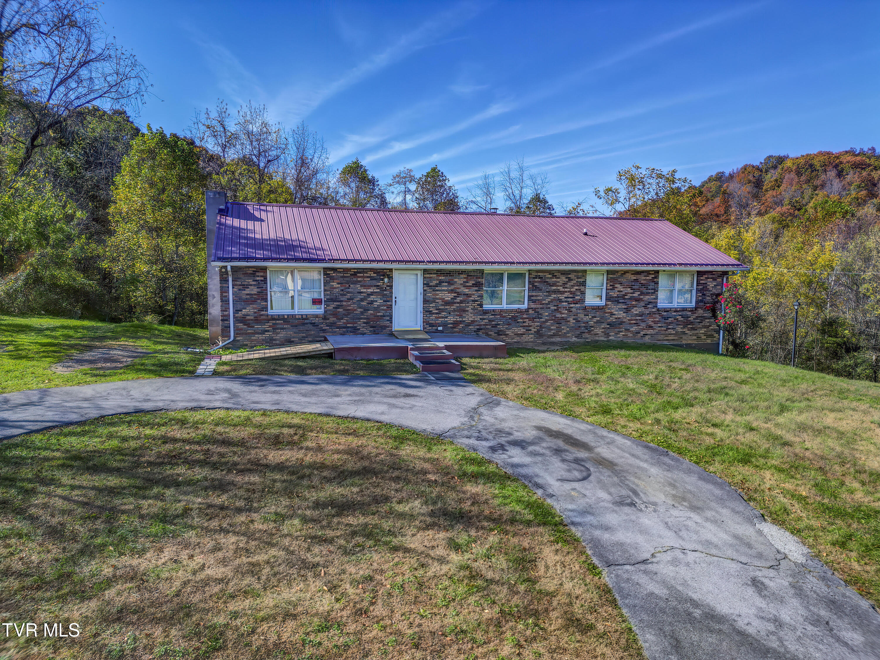 26469 Watauga Road Abingdon, VA 24211 - Photo 2 of 35 26469 SR_677 (1)