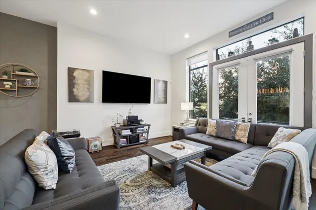 $629,000 | 1717 Silver Street, Houston, TX 77007