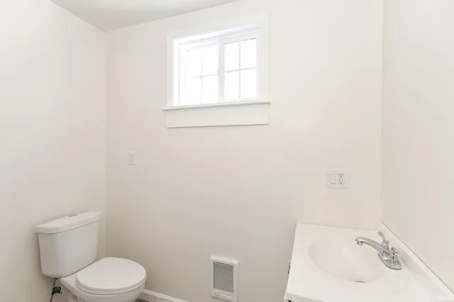 $174,900 | 308 North Center Street, Boswell, IN 47921