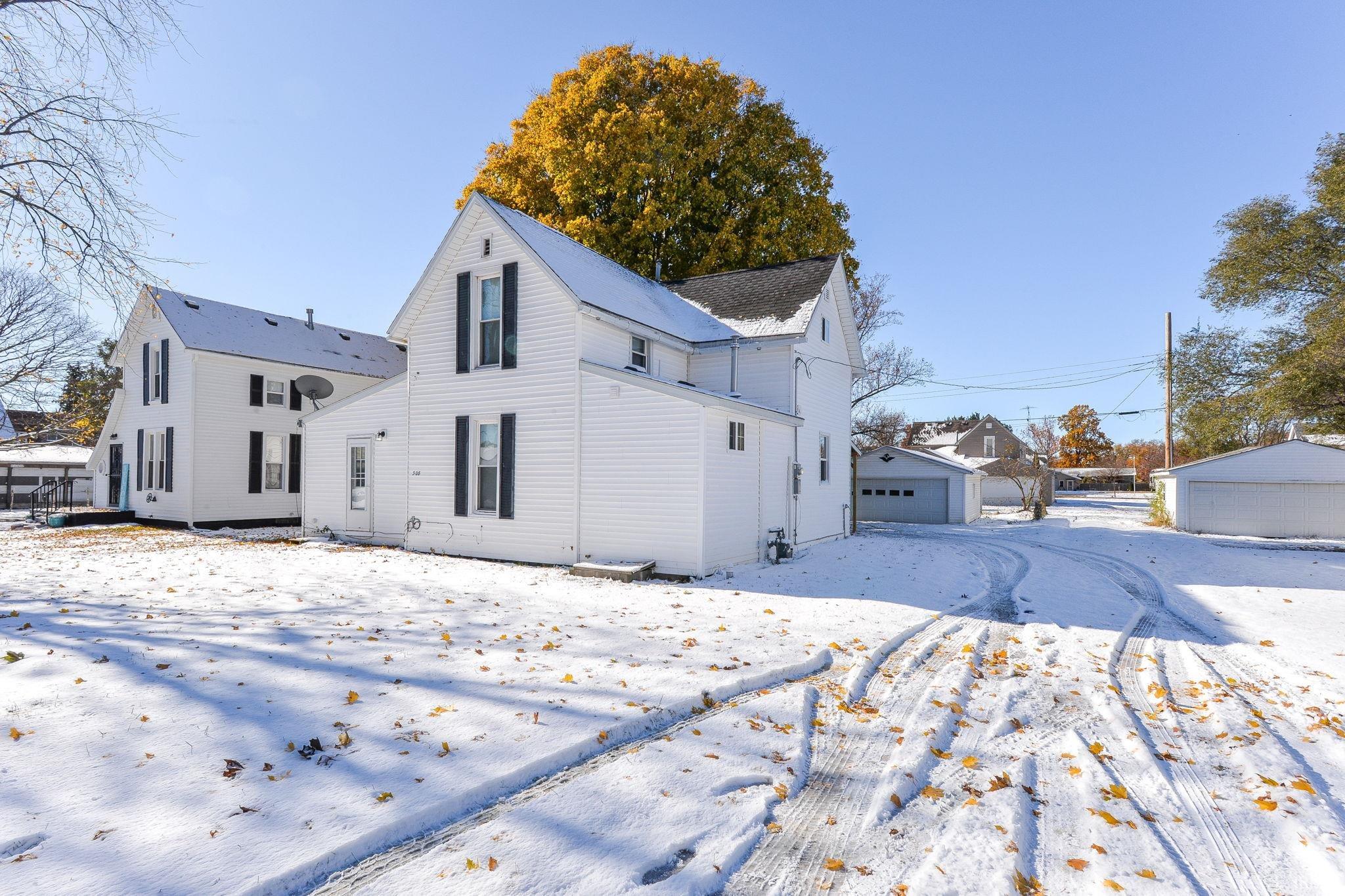 308 North Center Street Boswell, IN 47921 - Photo 3 of 36