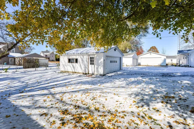 $174,900 | 308 North Center Street, Boswell, IN 47921