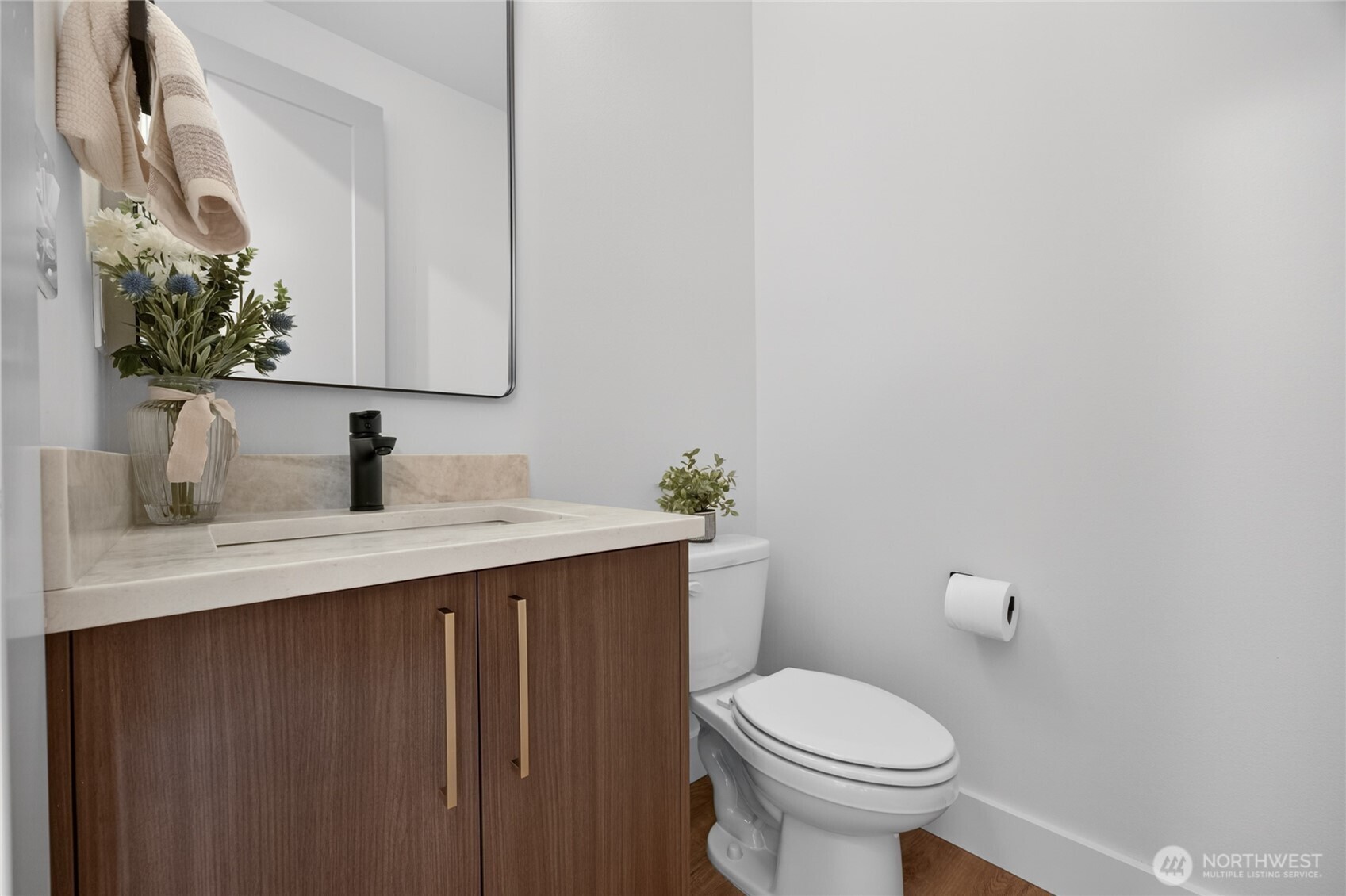 13820 Military Road East Puyallup, WA 98374 - Photo 13 of 38