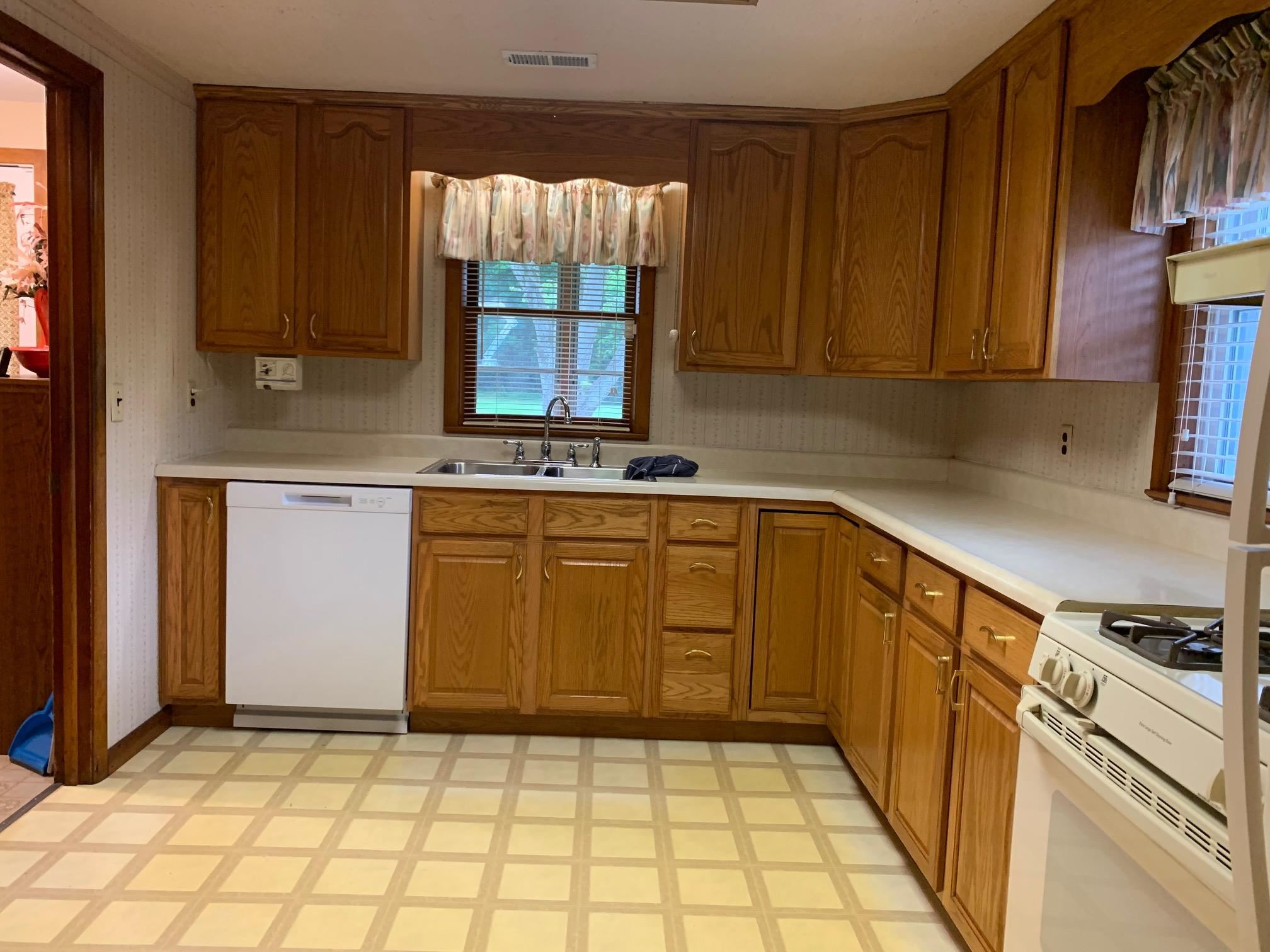 1420 South Smith Road Bloomington, IN 47401 - Photo 8 of 18 Gallery Image 8