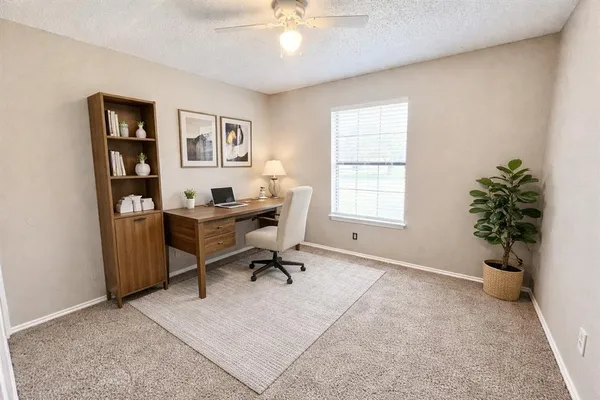 $1,995 | 216 Freedom Lane, Arlington, TX 76002
