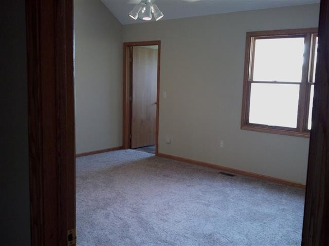 5736 Willis Road Ypsilanti, MI 48197 - Photo 8 of 18 Master bed