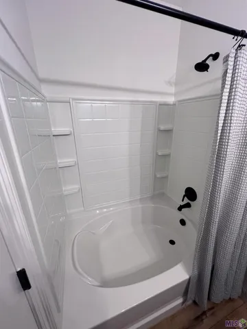 $2,100 | 8028 Pine Valley Drive, Baton Rouge, LA 70817