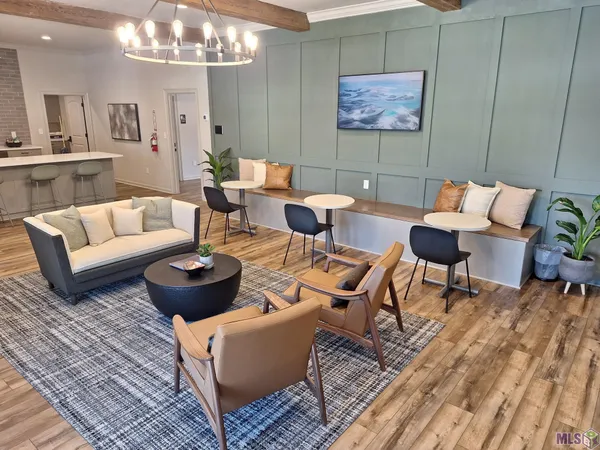 $2,100 | 8028 Pine Valley Drive, Baton Rouge, LA 70817