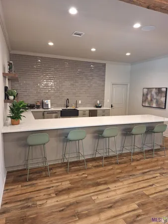 $2,100 | 8028 Pine Valley Drive, Baton Rouge, LA 70817
