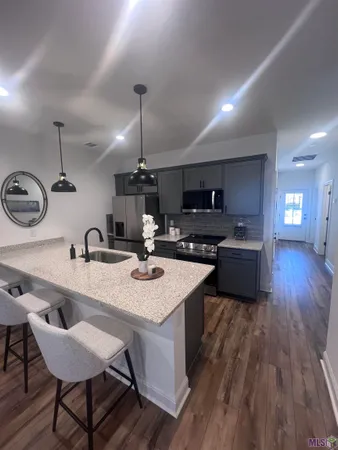 $2,100 | 8028 Pine Valley Drive, Baton Rouge, LA 70817