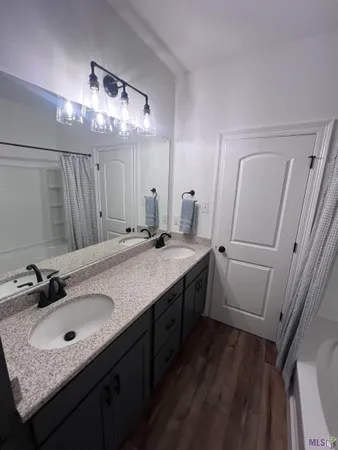 $2,100 | 8028 Pine Valley Drive, Baton Rouge, LA 70817