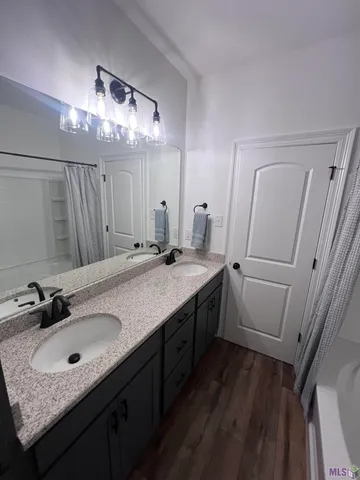 $2,100 | 8028 Pine Valley Drive, Baton Rouge, LA 70817