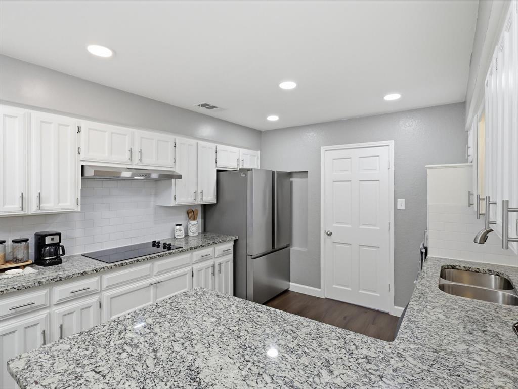 3109 Emerald Street Bedford, TX 76021 - Photo 15 of 39