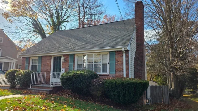 a black and white photo of a room