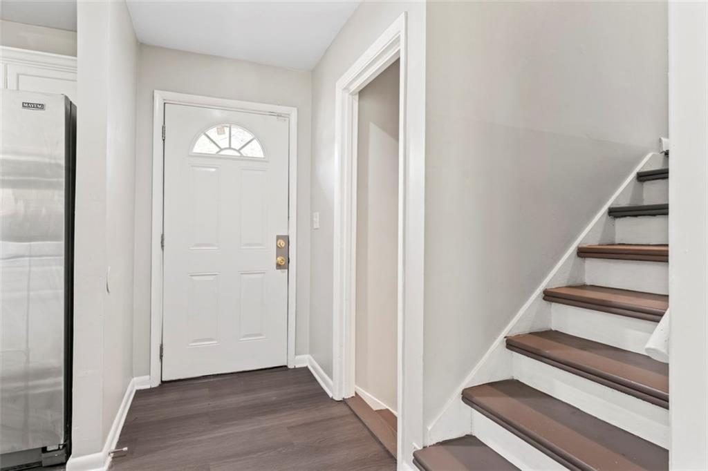 3917 Wedgefield Circle Decatur, GA 30035 - Photo 3 of 25
