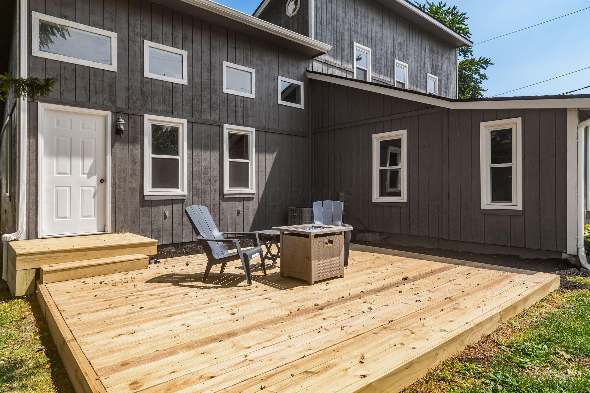 14066 Cleveland Road Southwest Pataskala, OH 43062 - Photo 29 of 37 Front Deck