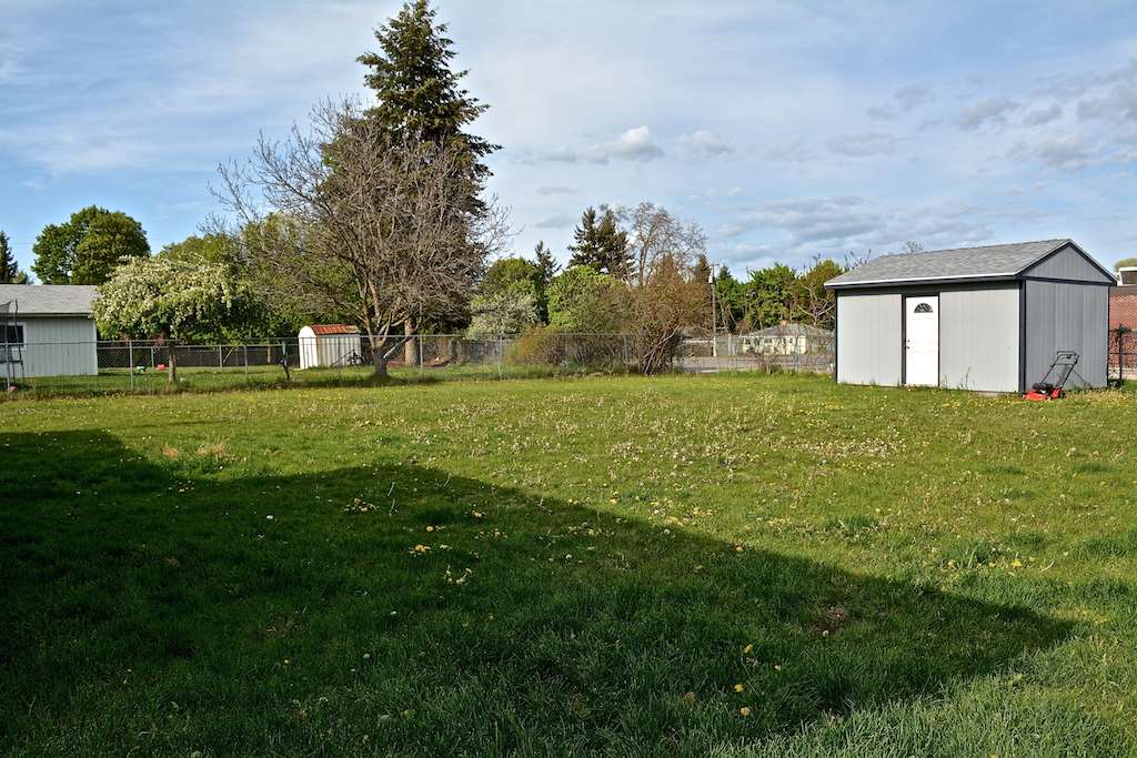 906 North Locust Road Spokane Valley, WA 99206 - Photo 16 of 20